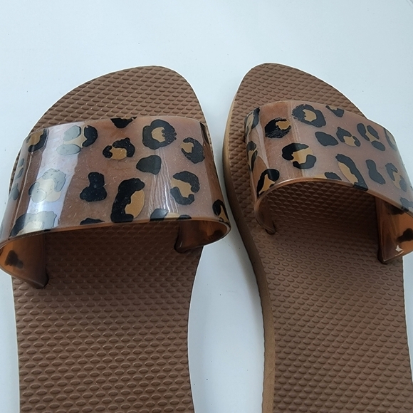 ⭐️40% Off⭐️ Old Navy Leopard Jelly Flip Flop Slide - Picture 4 of 8